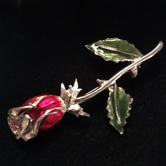 Jewelry - Vintage rose gemstone brooch